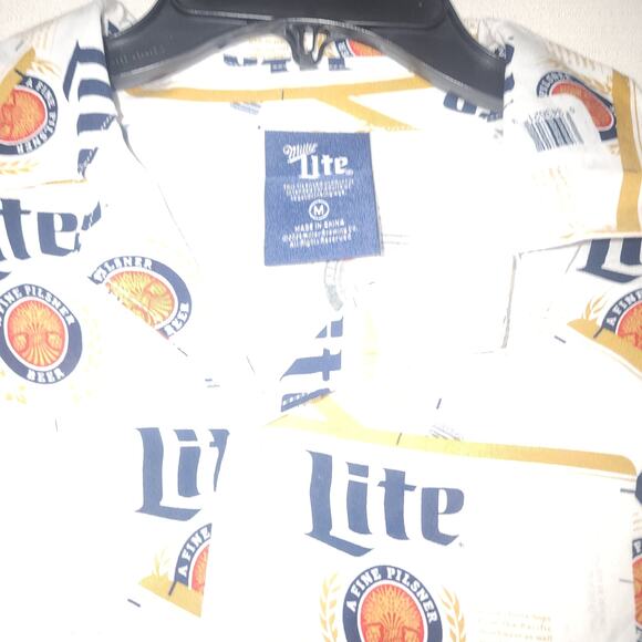 Miller lite short sleeve button up shirt size medium - Picture 3 of 6